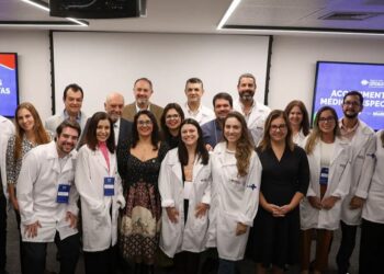 Projeto Mais Médicos Especialistas recebe 50 profissionais no Rio