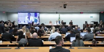 Relator admite mudar parecer sobre exclusividade médica em procedimentos estéticos faciaisFonte: Agência Câmara de Notícias