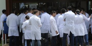 Congresso de Medicina reúne 400 especialistas e debate IA, cannabis medicinal e envelhecimento